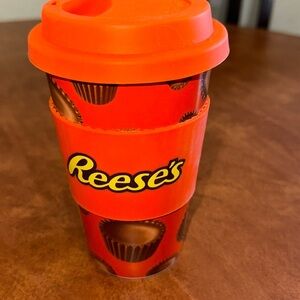 LL7- Reeses Peanut Butter Cups Travel Coffee Mug Silicone Coffee Sleeve Lid